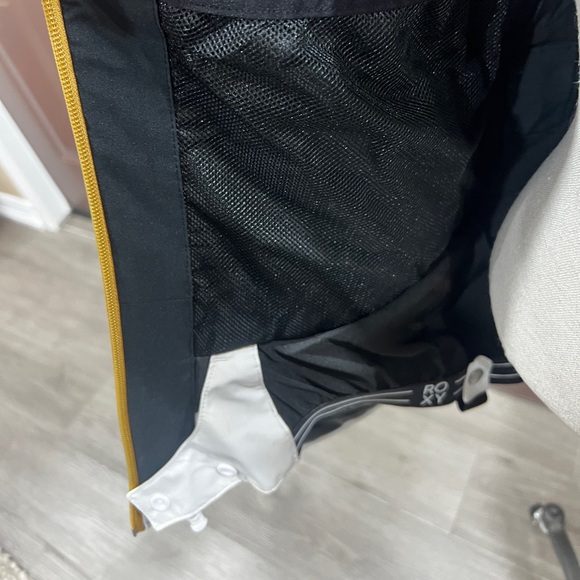 SOLD - Roxy snow jacket - Picture 11 of 11